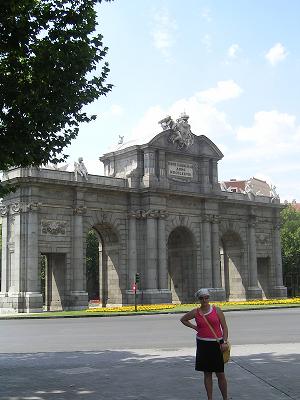 tha arch.JPG
